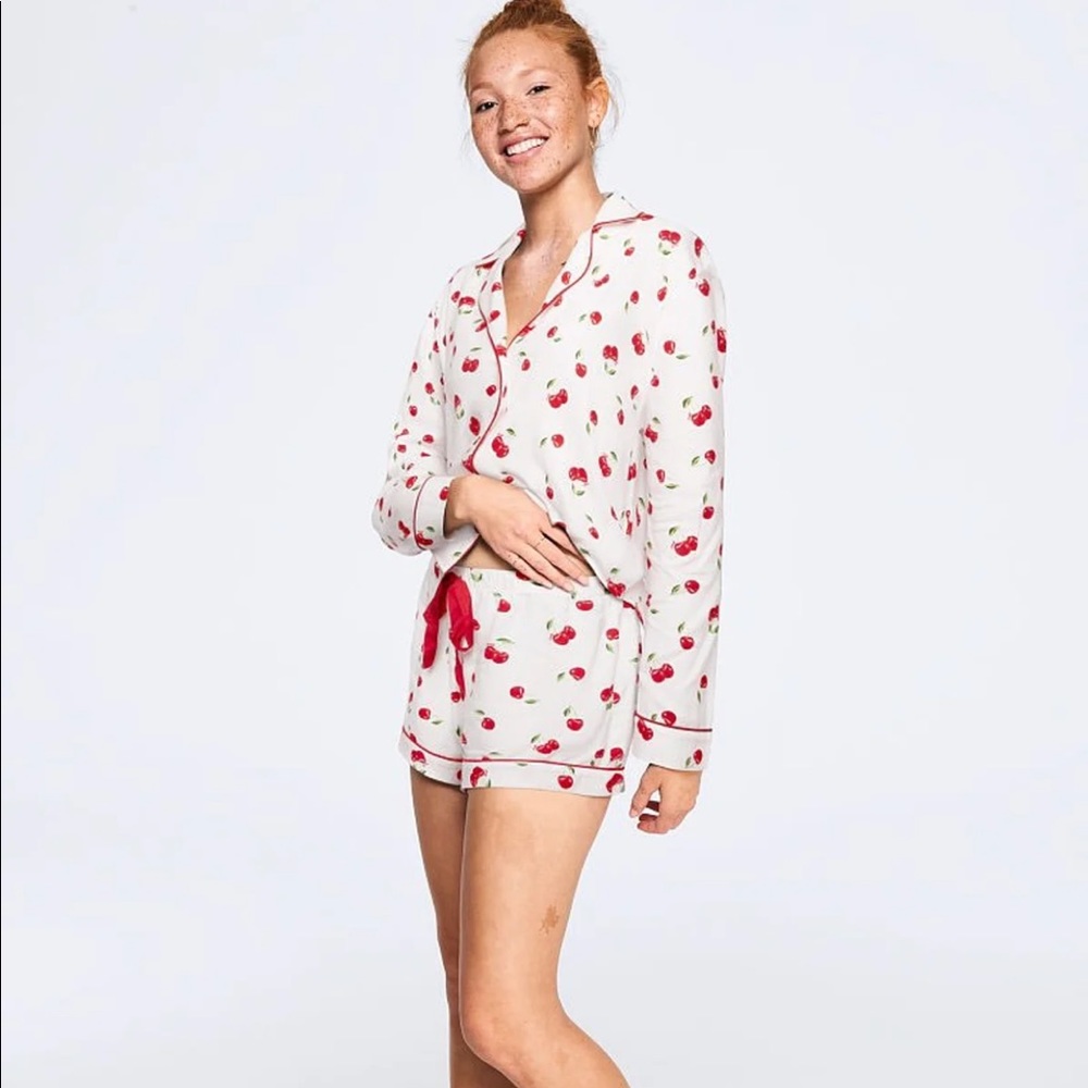 New VS  PJ Set
